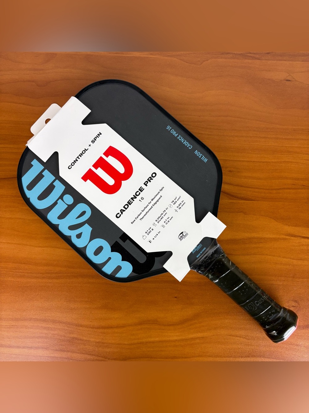 Wilson Cadence Pro 16 Carbon Surface Pickleball Paddle